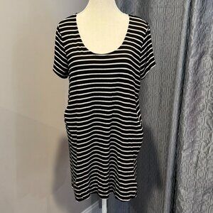 A Pea in the Pod Women's Nursing Top Zip Sides Black & White Stripes Size L